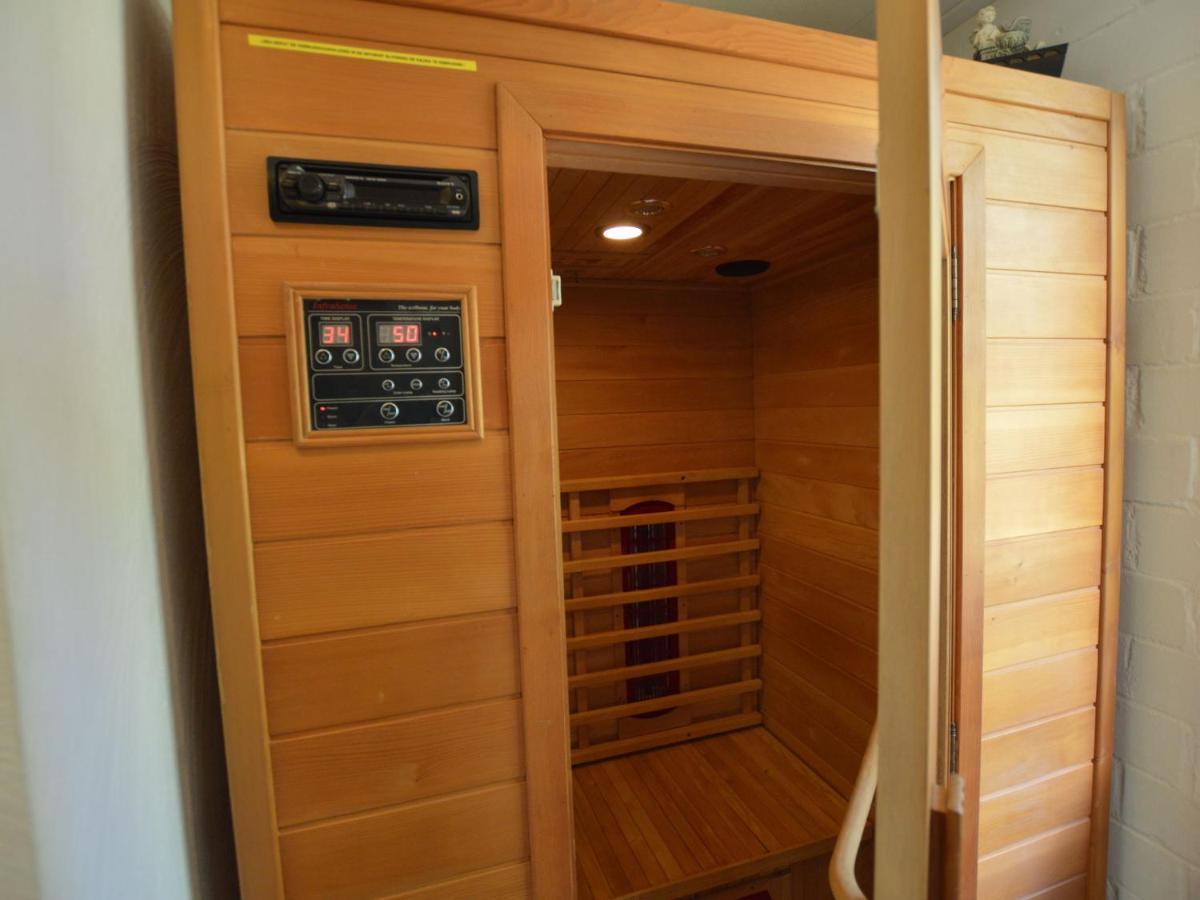 Detached Holiday Home With Sauna Large Garden Stramproy 외부 사진